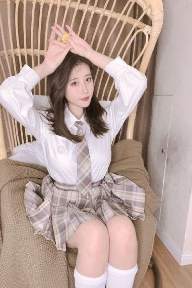 大炕上公的手伸进我内裤